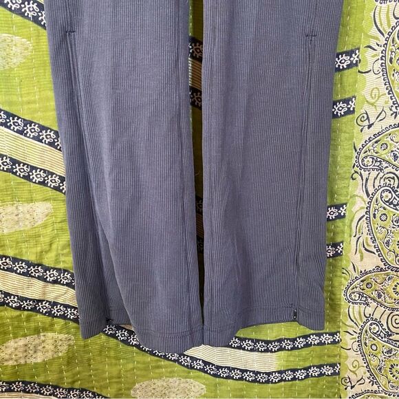 Lululemon Gunmetal Brushed Softstreme Ribbed Zip-Flared Pant 34" Size 4 - Picture 6 of 16